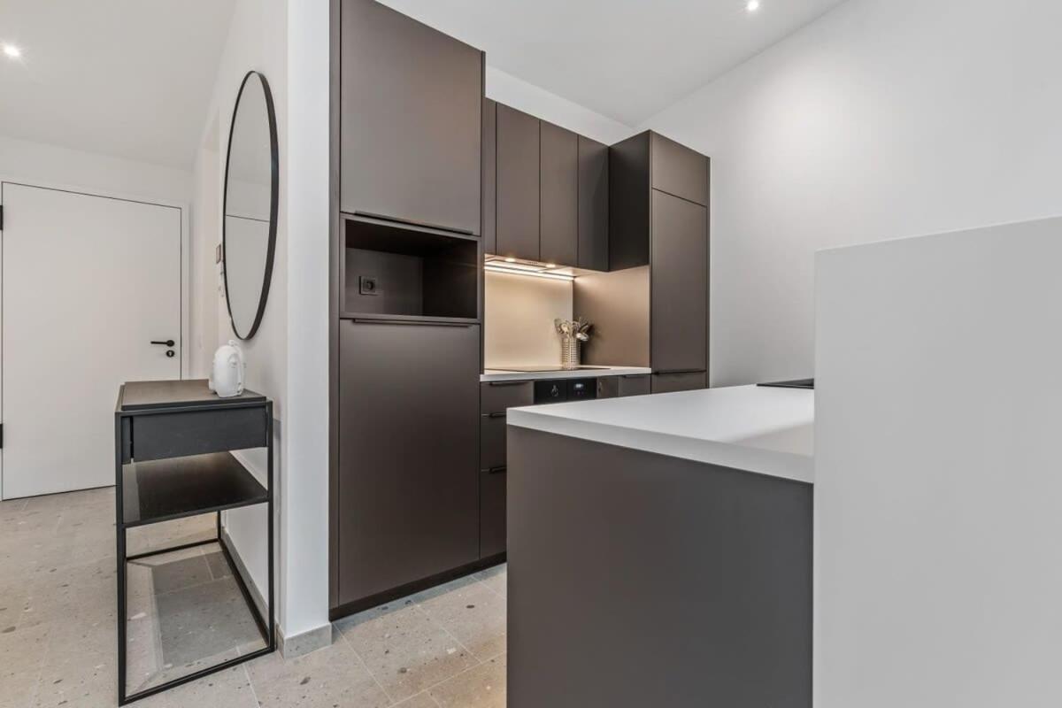 Appartamento Luxurious 2Br Apt With Balcony In Lussemburgo Esterno foto