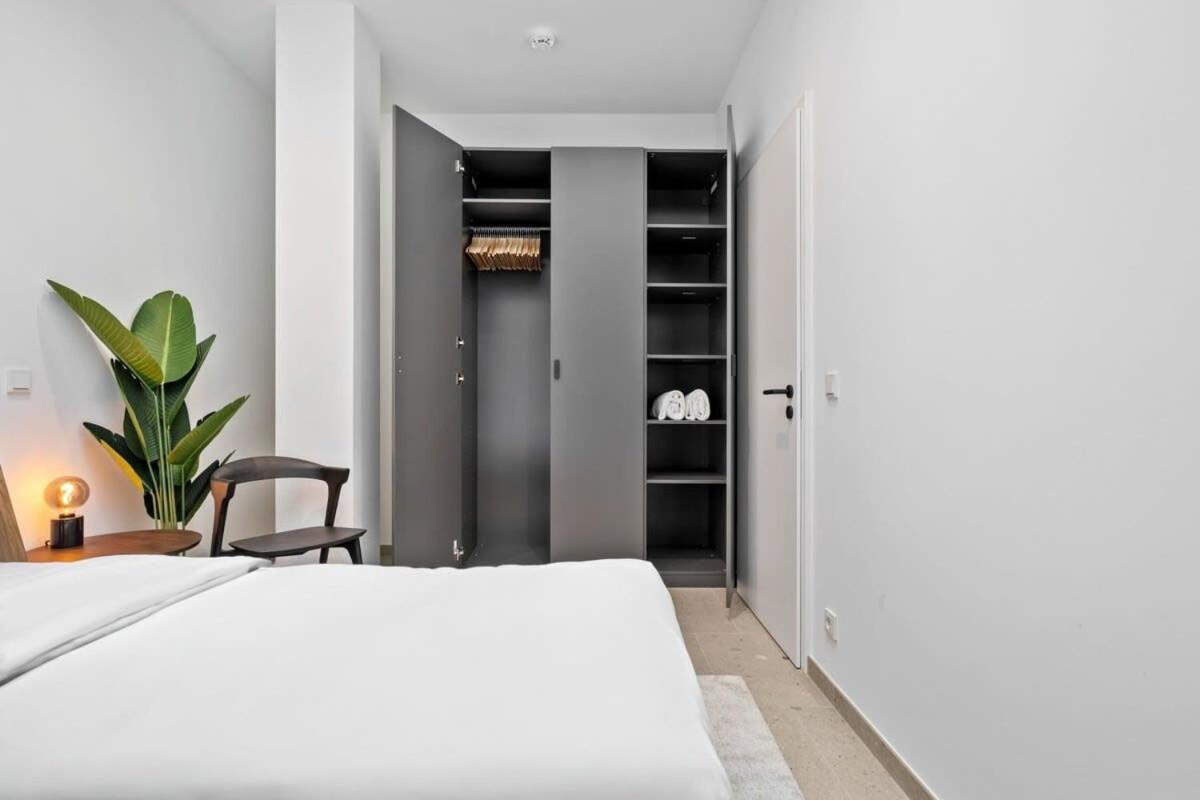 Appartamento Luxurious 2Br Apt With Balcony In Lussemburgo Esterno foto