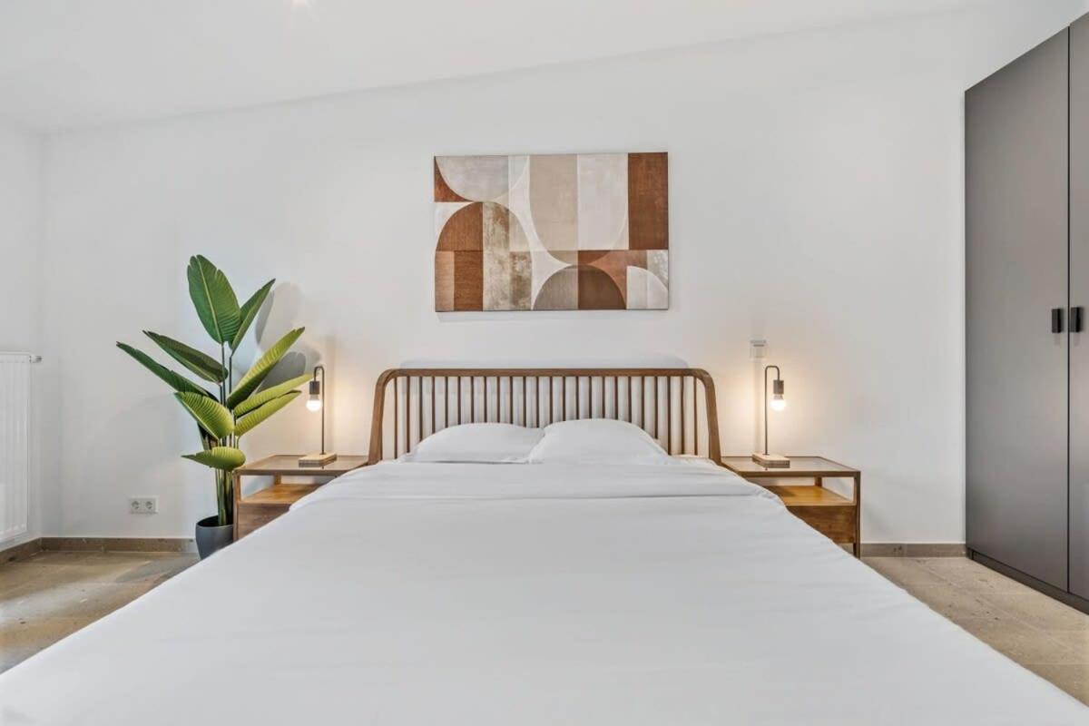Appartamento Luxurious 2Br Apt With Balcony In Lussemburgo Esterno foto