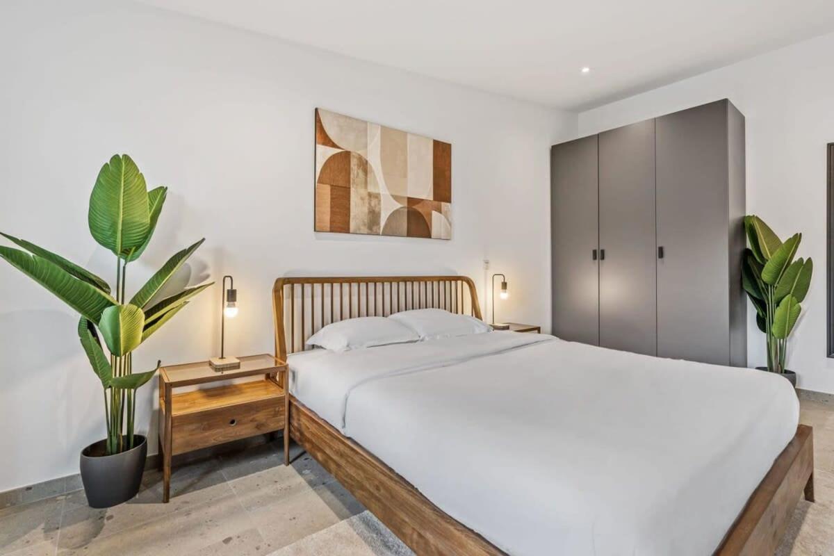 Appartamento Luxurious 2Br Apt With Balcony In Lussemburgo Esterno foto