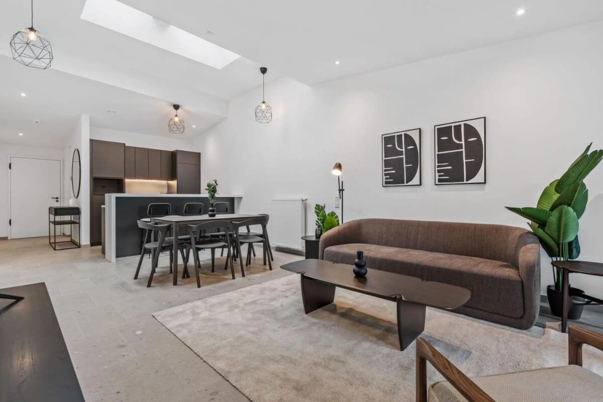 Appartamento Luxurious 2Br Apt With Balcony In Lussemburgo Esterno foto