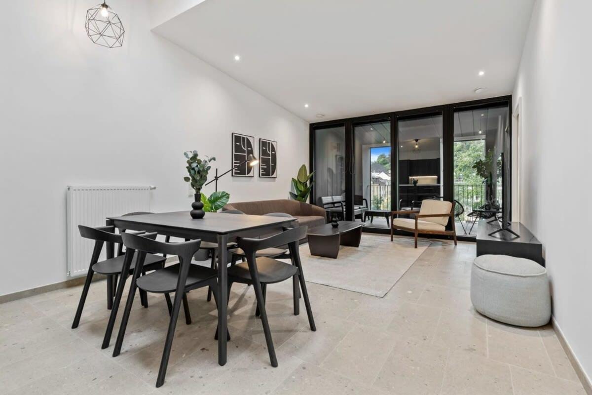 Appartamento Luxurious 2Br Apt With Balcony In Lussemburgo Esterno foto