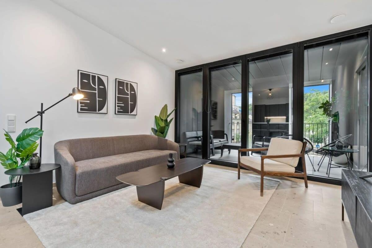 Appartamento Luxurious 2Br Apt With Balcony In Lussemburgo Esterno foto